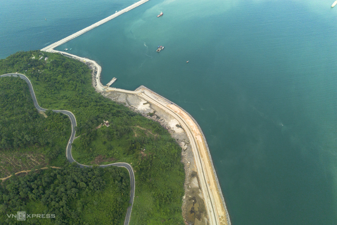 Đà Nẵng dự kiến xây dựng 8 bến container, có khả năng tiếp nhận tàu đến 18.000 TEU. 